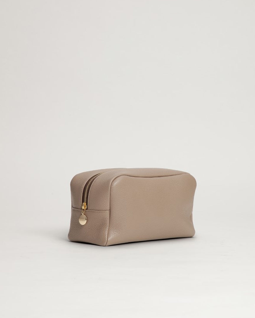 The Wash Bag - leather