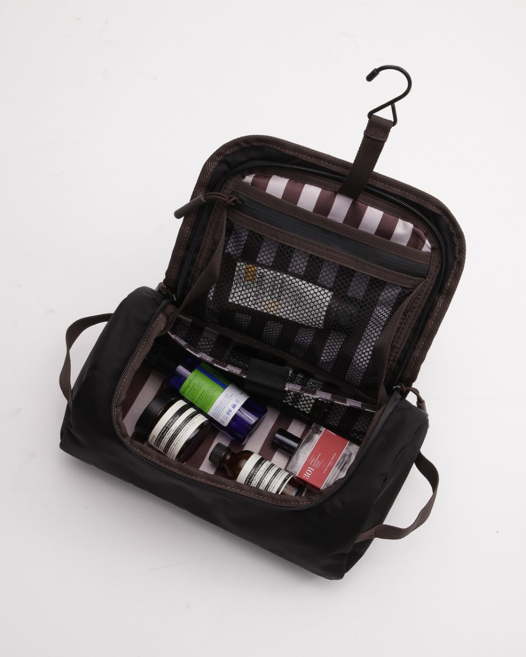 The Hanging Toiletry Bag – waterproof