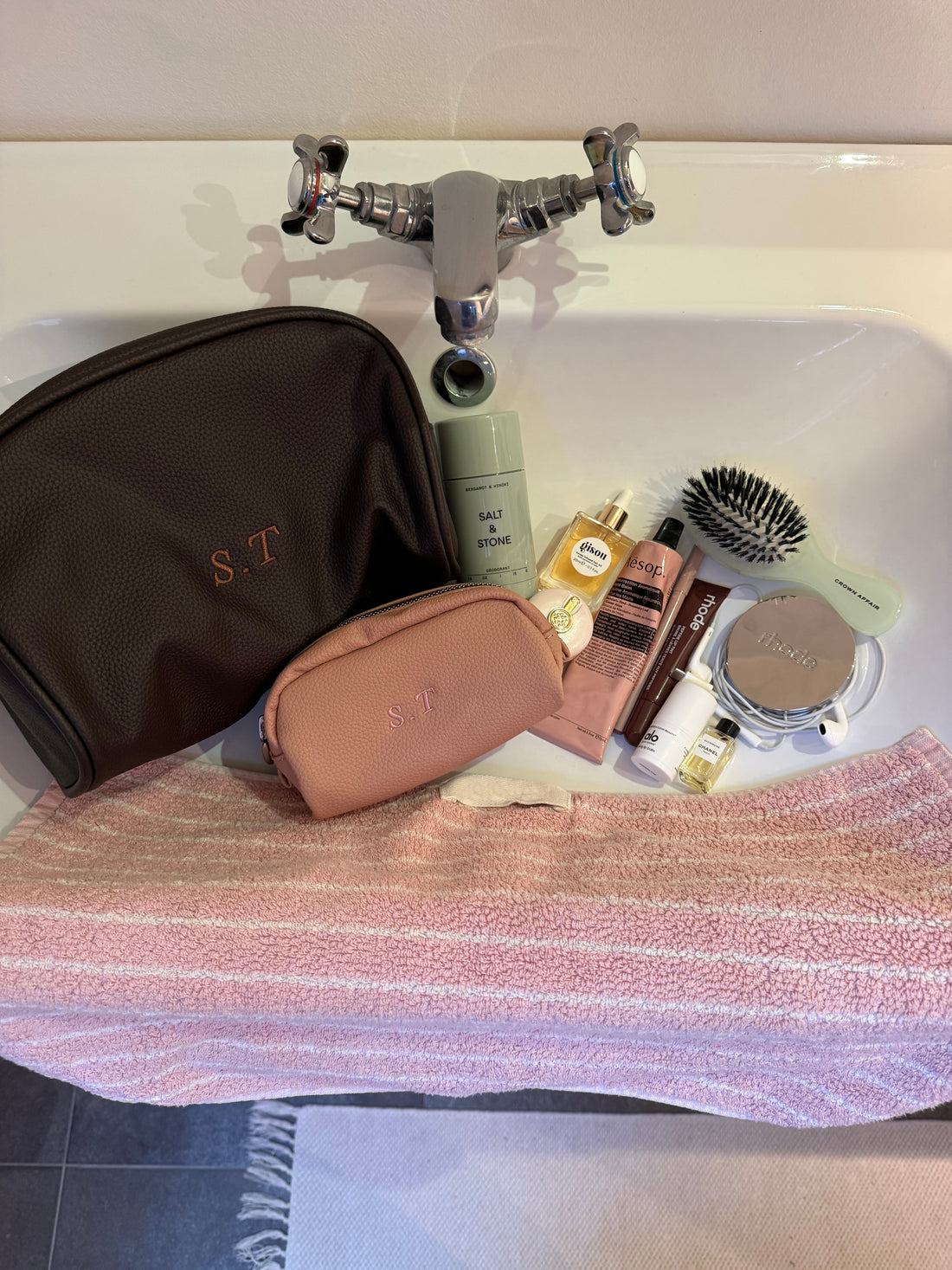 The All-Purpose Pouch – vegan leather